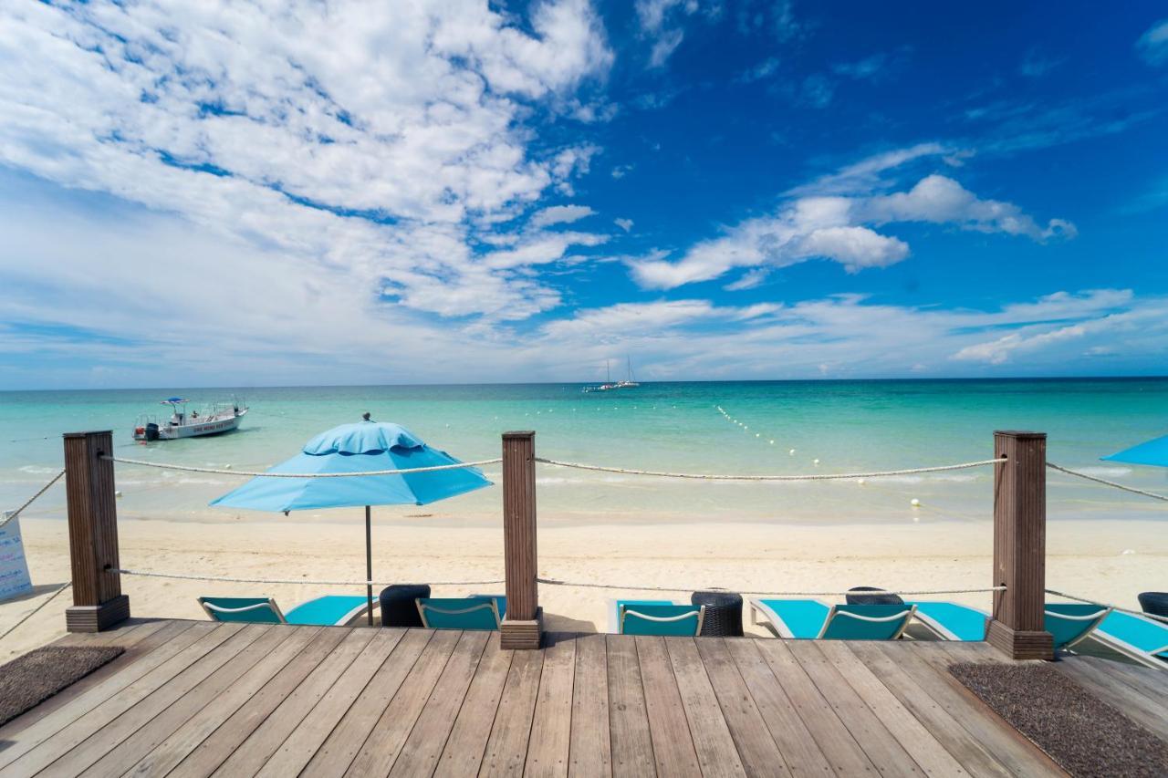 Blue Skies Beach Resort Negril Esterno foto