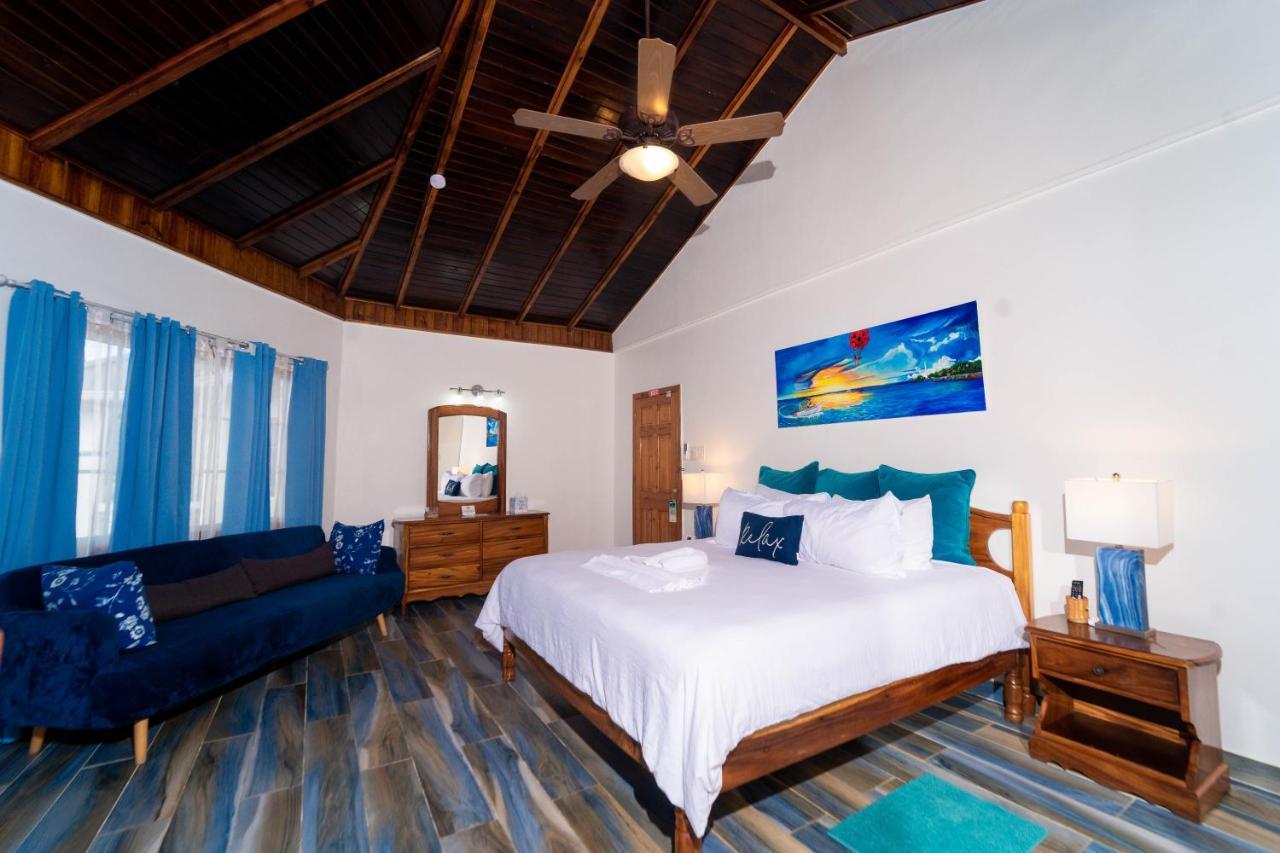 Blue Skies Beach Resort Negril Esterno foto