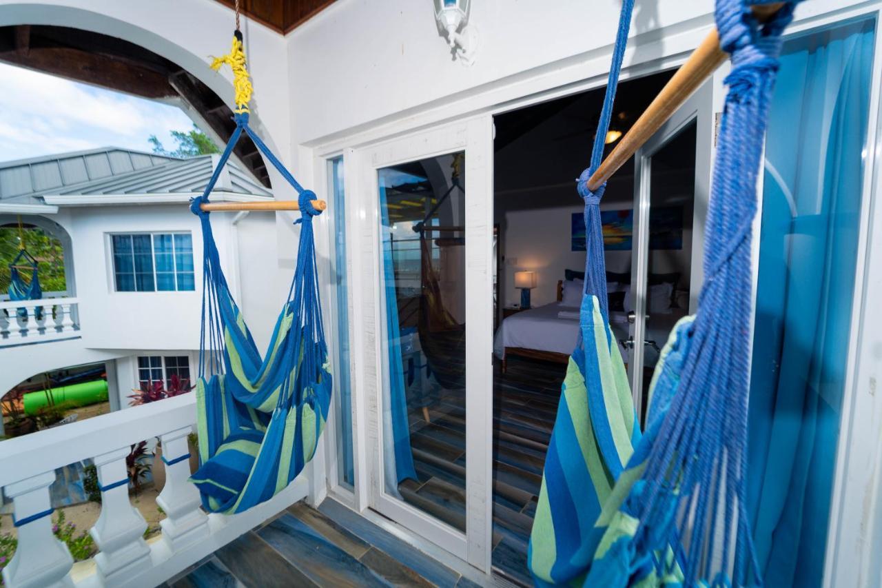 Blue Skies Beach Resort Negril Esterno foto