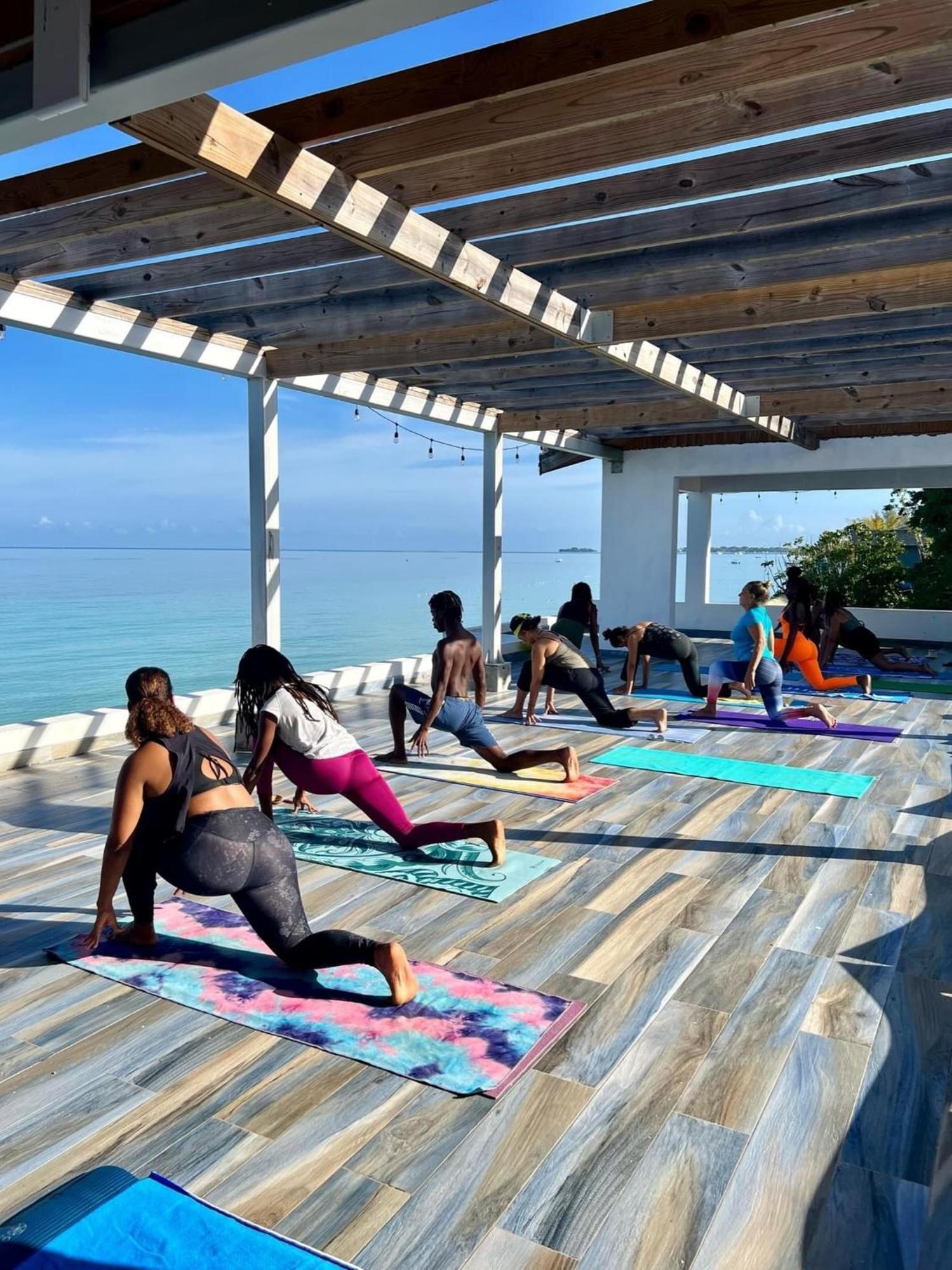 Blue Skies Beach Resort Negril Esterno foto