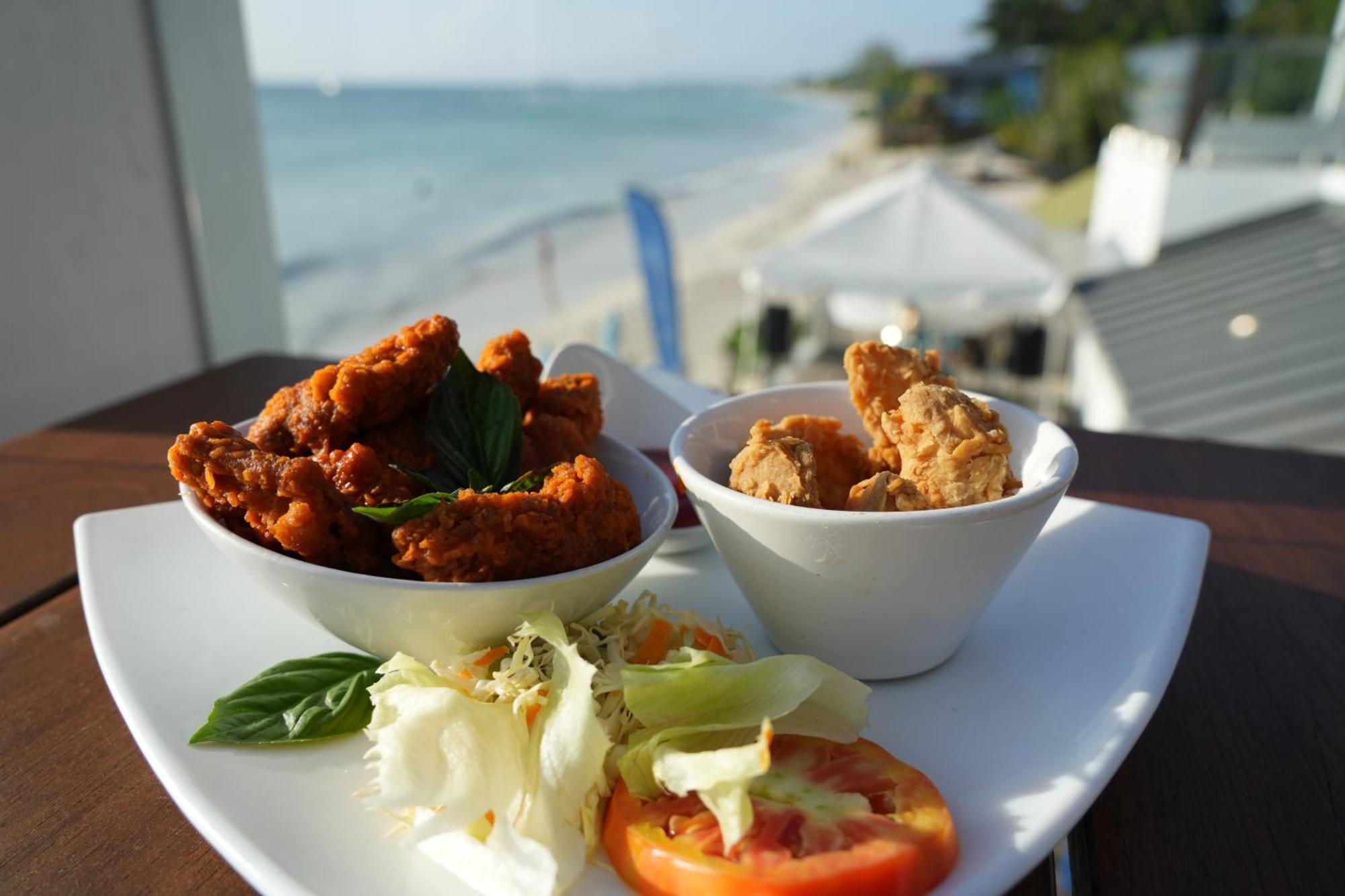 Blue Skies Beach Resort Negril Esterno foto
