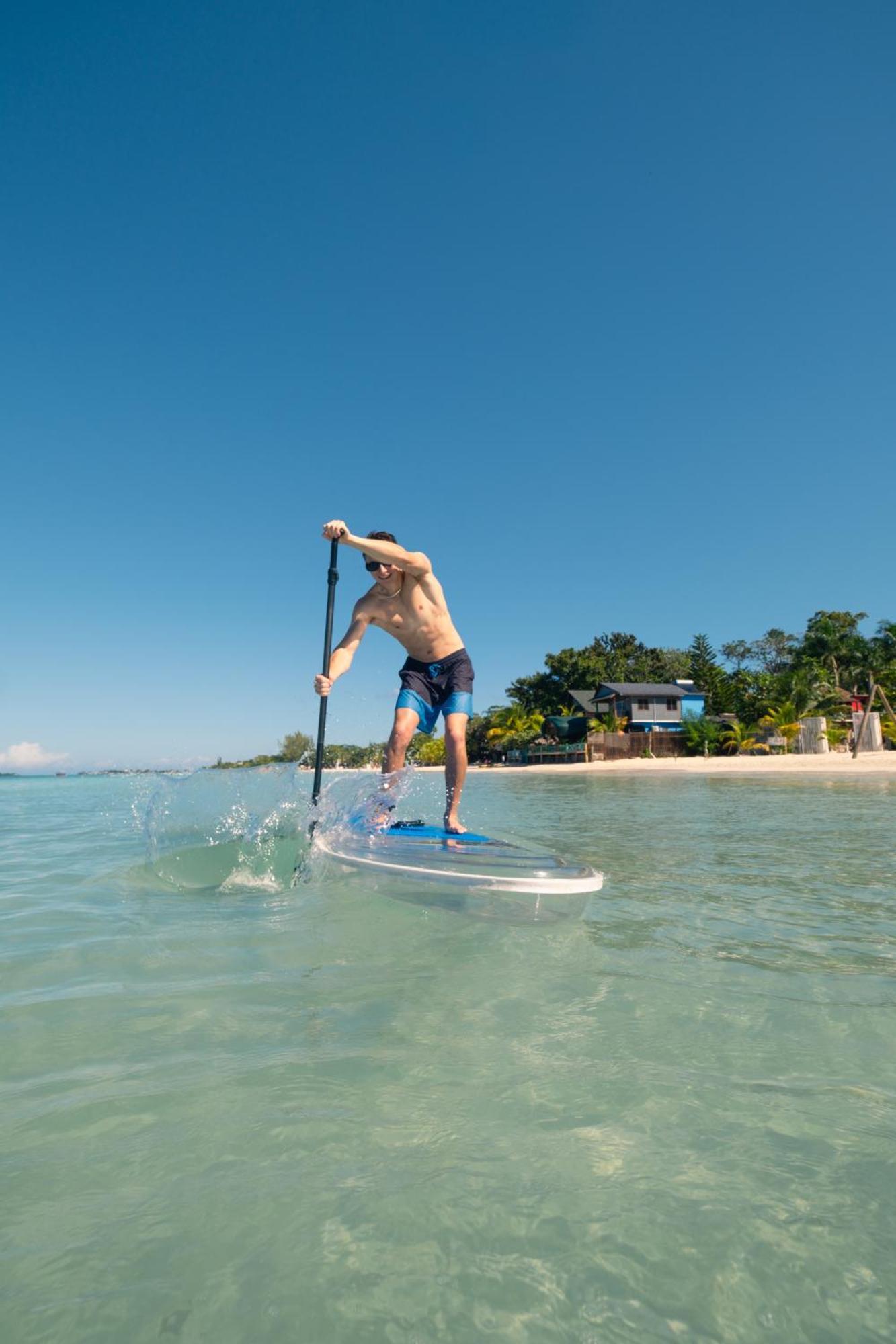Blue Skies Beach Resort Negril Esterno foto