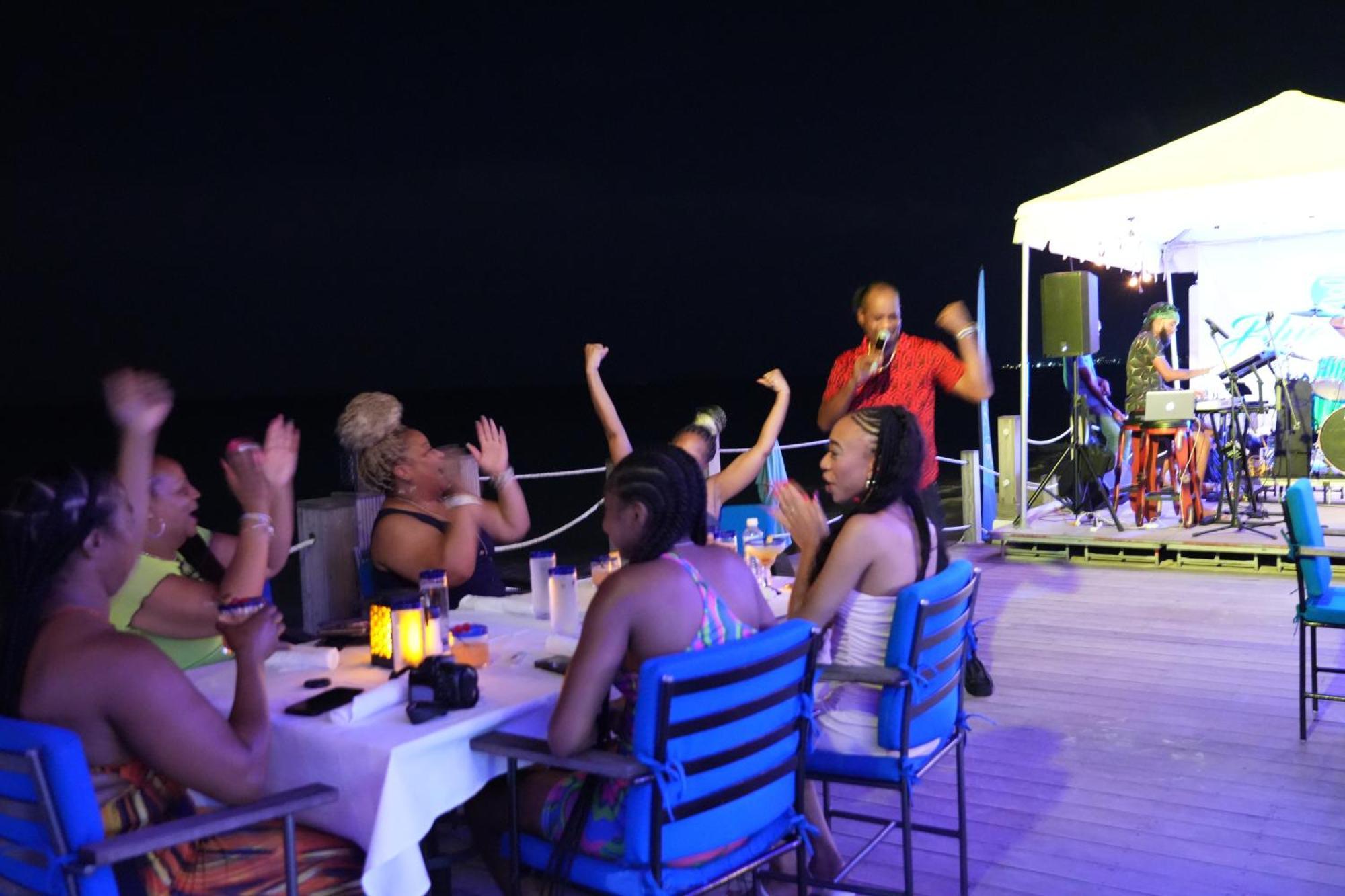 Blue Skies Beach Resort Negril Esterno foto